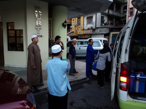 Di Jemput Pak Hasan Di Hotel