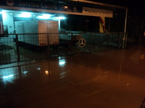 Tampak Jalan yang Terendam Air