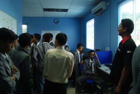 Di Ruang Editing Di Ruang Editing