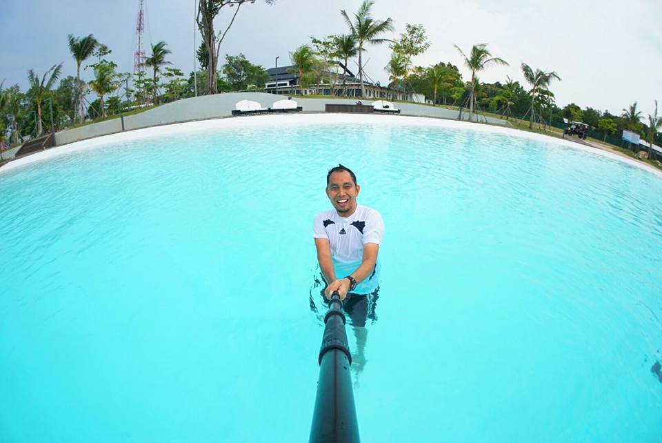 Pool Selfie