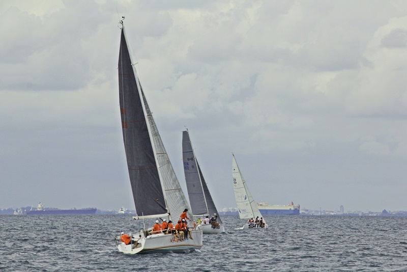 Lomba Yacht